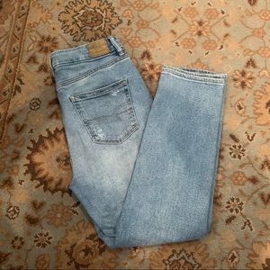 AE Light Wash Curvy Stretch Mom Jeans